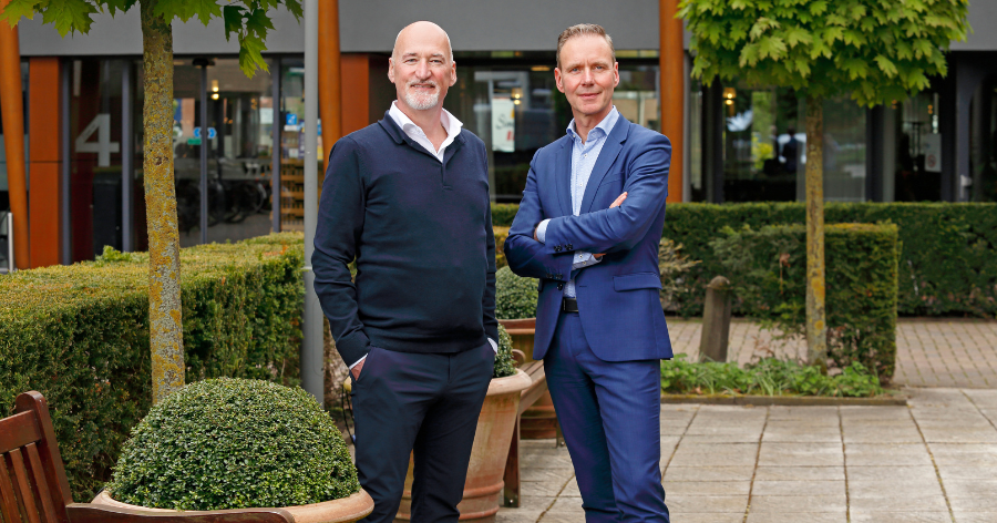 Patrick Hallink van Stichting Bijzonder Gewoon en Frank Kodden, bestuurder van Driezorg en Zonnehuisgroep IJssel-Vecht